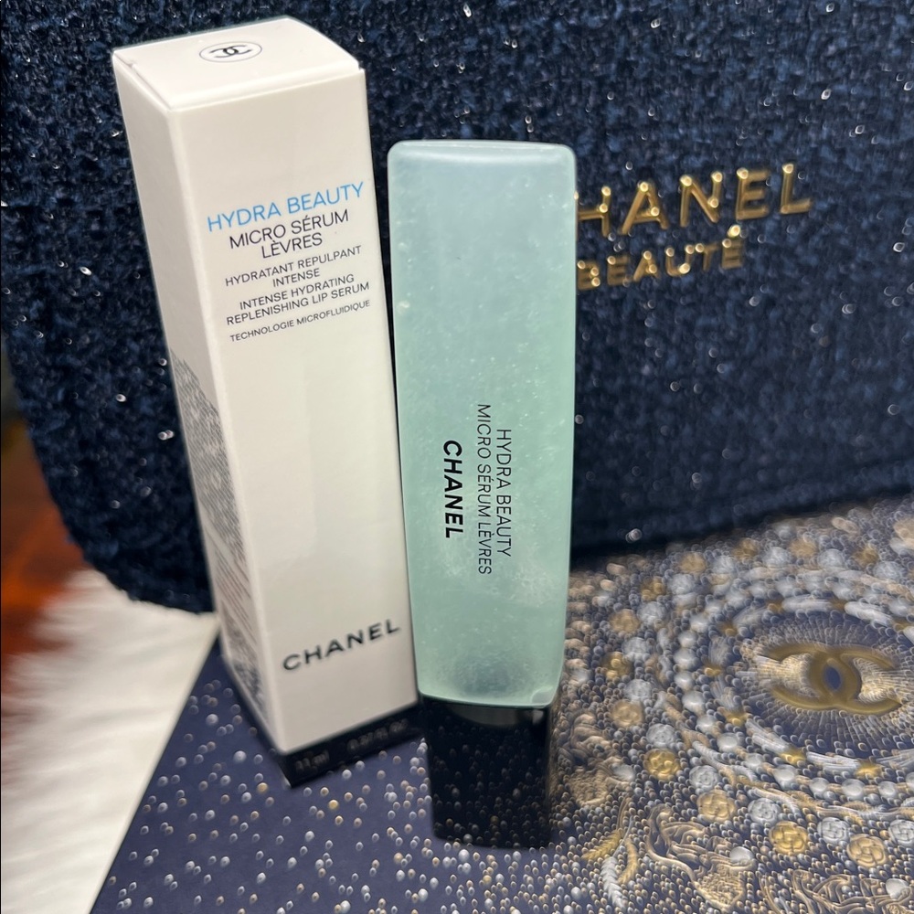 Chanel Limited Set:Serum, Lipstick, Cosmetic Bag, A Card, Ribbons & Shopping Bag - Picture 13 of 17